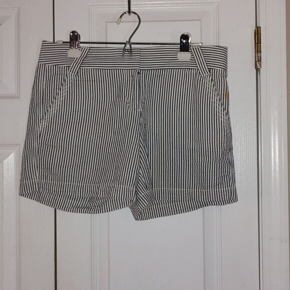 J. Crew navy and striped City Fit   Shorts  Sz 6  EUC - Picture 1 of 3
